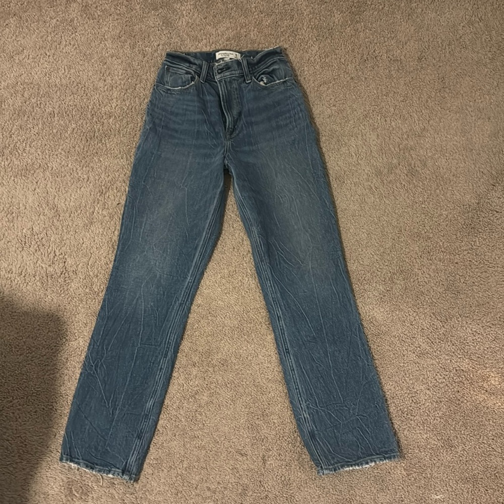 Abercrombie Ultra High Rise 90s Straight Jean
